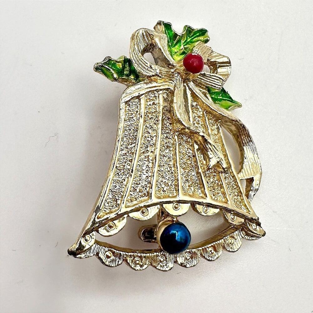 Vintage 80s Gerry's Christmas Bell Brooch Gold Tone Enamel Holly Beads Pin Boho